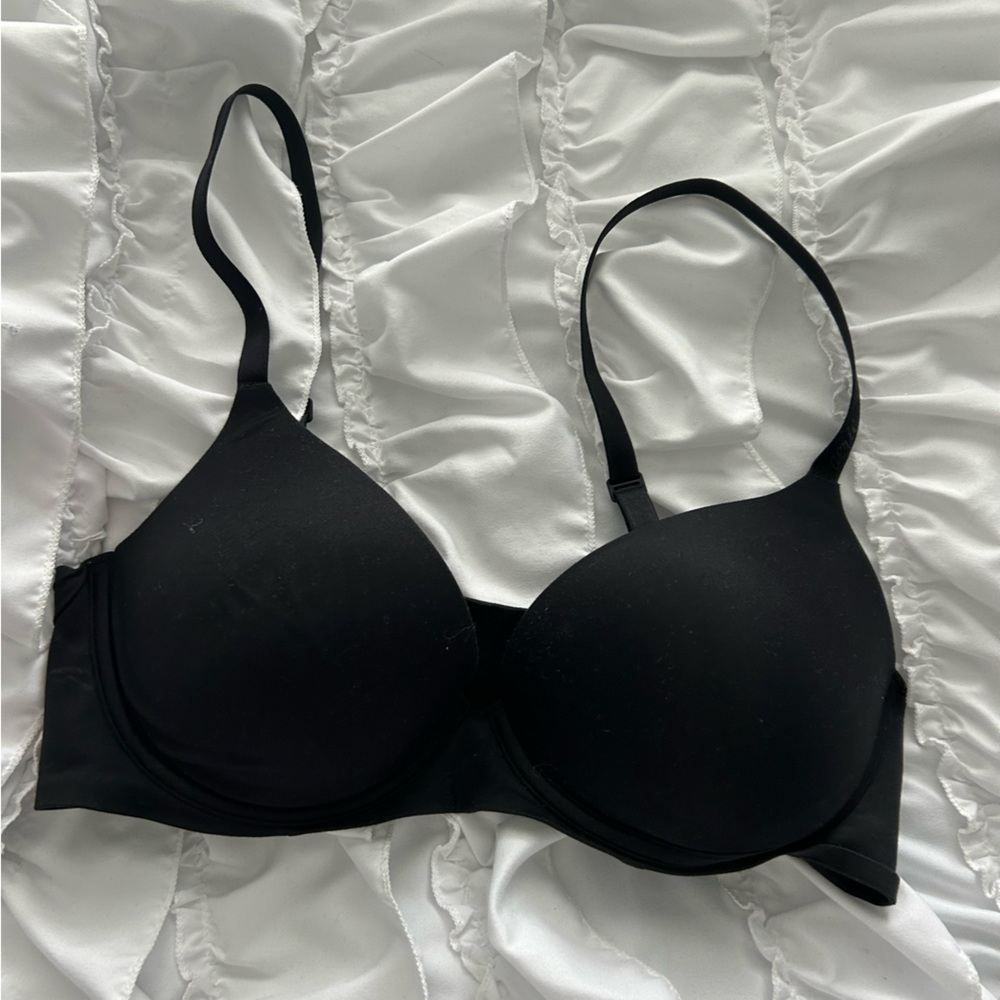 Seamless black aerie bra